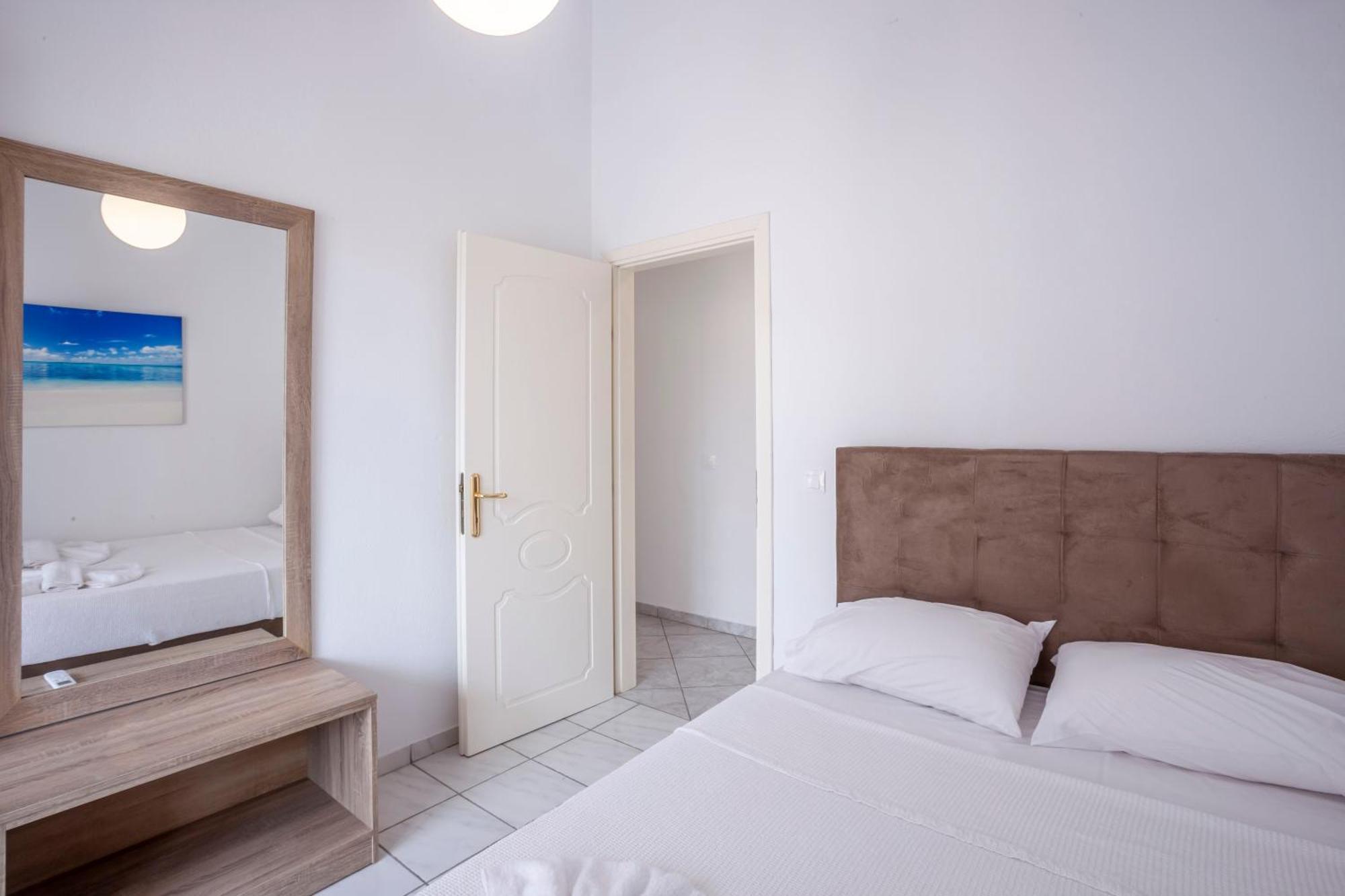 Aris Luxury Apartments Pefkochori Exterior foto